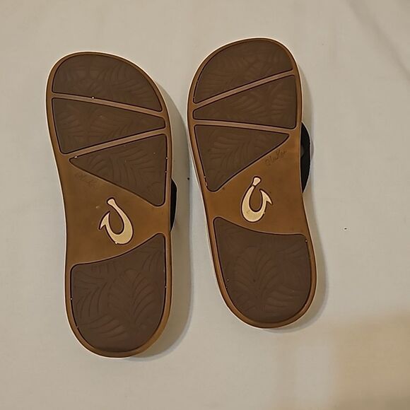 Olukai Sandals size 8 - Picture 4 of 7